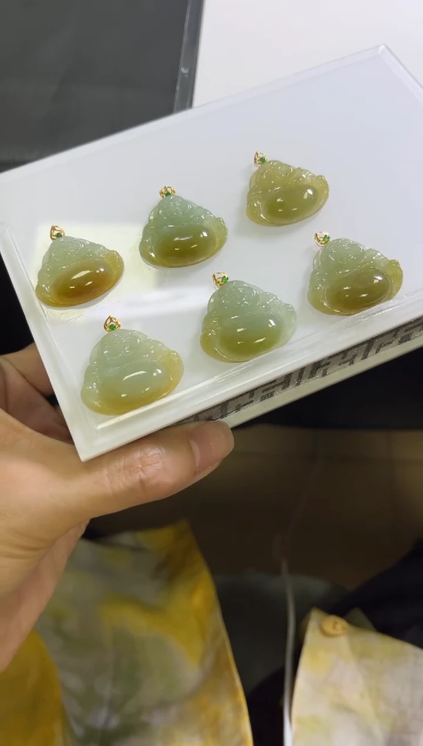 颈饰18K金镶嵌翡翠V156/多样性发一件/配绳子