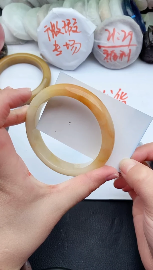 【闪购商品】石英质玉手镯未镶嵌E37+62/63