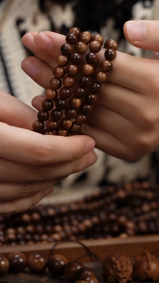 檀香木手串/手链向**?生日特价老山檀0.8圆珠多圈108颗沉水留疤