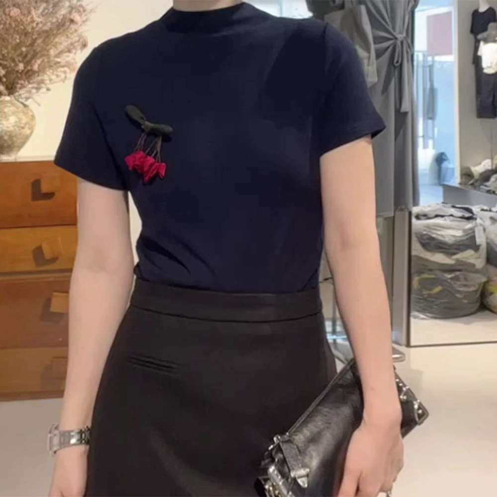 新款洋气显瘦中领立体花朵胸针上衣T恤C5897