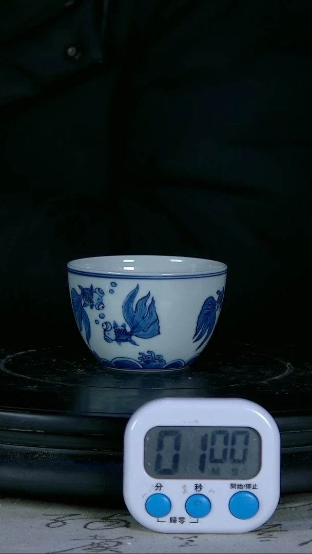 【闪购商品】杯青花精绘鱼藻图杯