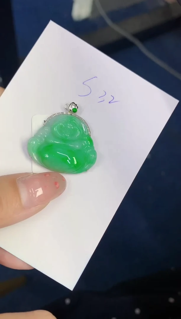 翡翠18K金镶嵌颈饰缅甸天然翡翠A货