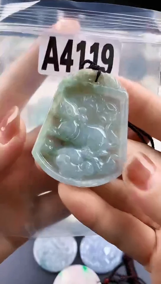 颈饰未镶嵌翡翠天然翡翠吊坠挂件