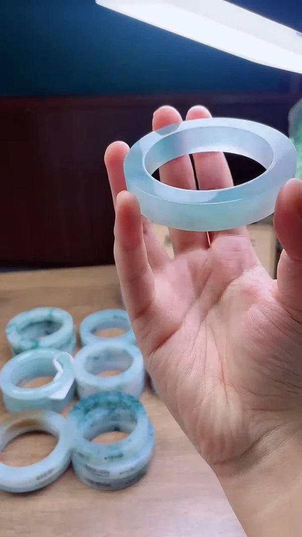 定制翡翠手镯未镶嵌定制