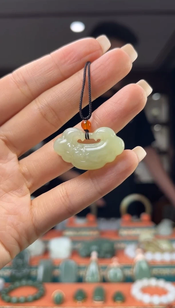 和田玉未镶嵌颈饰1