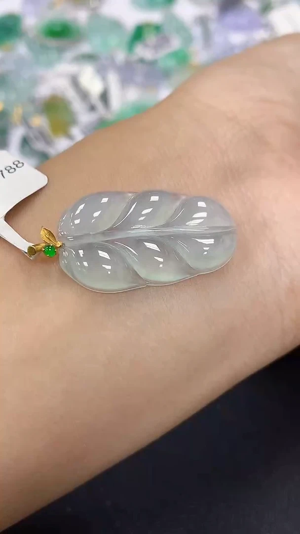 颈饰18K金镶嵌翡翠a货假一赔三支持复检百元上9元证书费自理