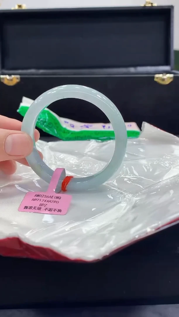 未镶嵌手镯翡翠翡翠手镯