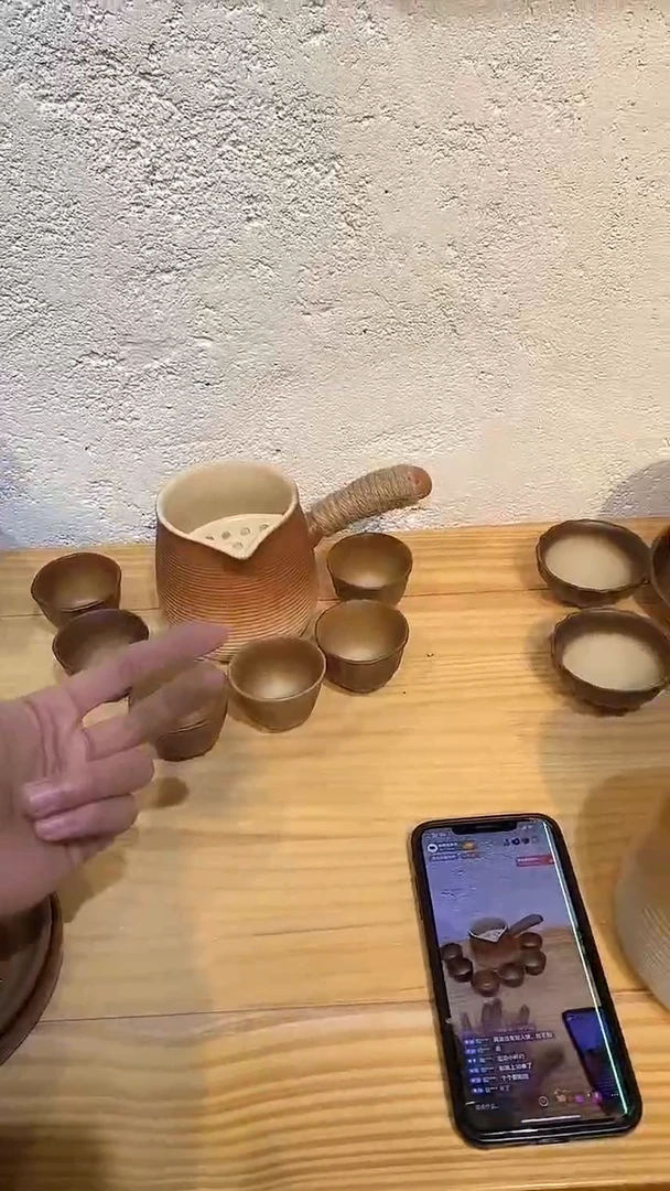 【闪购商品】550ml弯把罐罐壶+6莲花   嘻嘻嘻