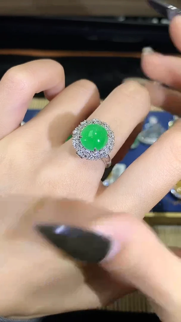 【闪购商品】翡翠戒指18K金镶嵌翡翠正圆戒指YC