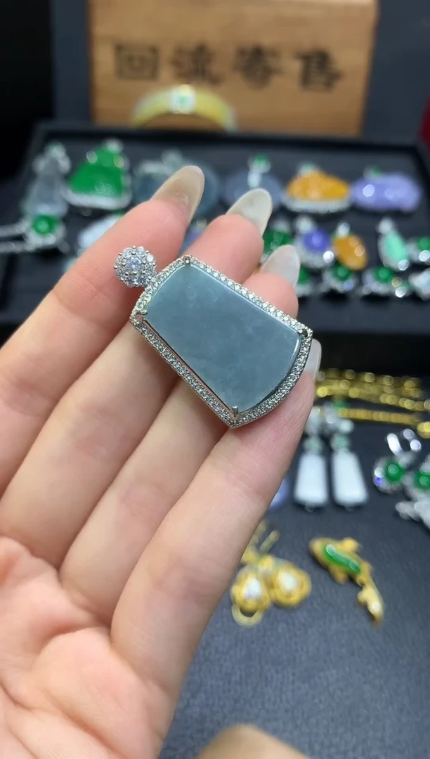 翡翠未镶嵌吊坠(不含链)2不含链随机发货1件