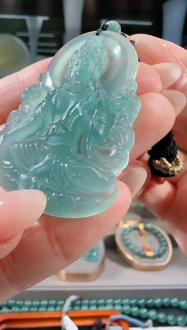【闪购商品】翡翠吊坠(不含链)未镶嵌度母