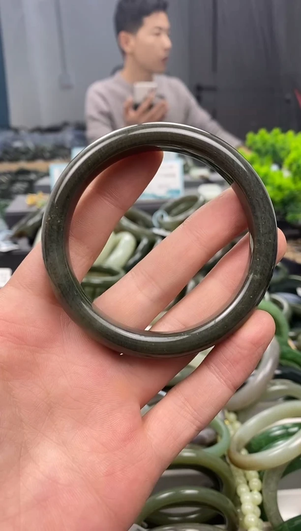 未镶嵌手镯和田玉60