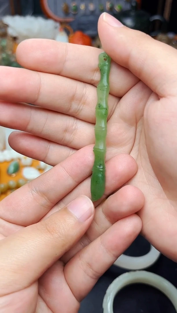 【闪购商品】和田玉颈饰未镶嵌毛笔