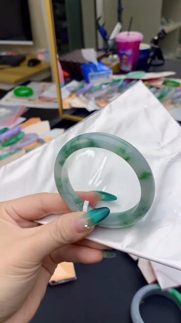 【闪购商品】翡翠手镯未镶嵌0548574785