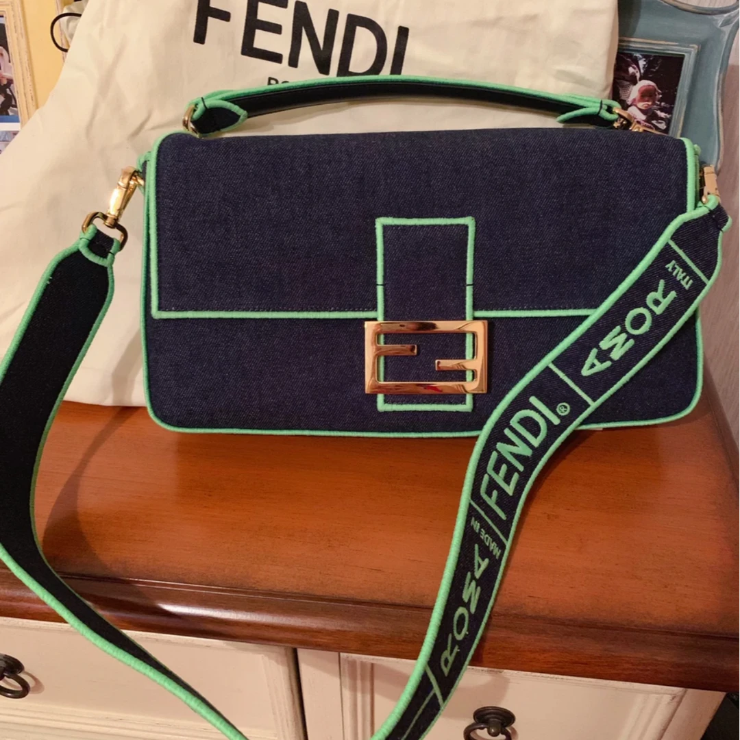 99新 FENDI/芬迪 牛仔布法棍绿边单肩包B3124