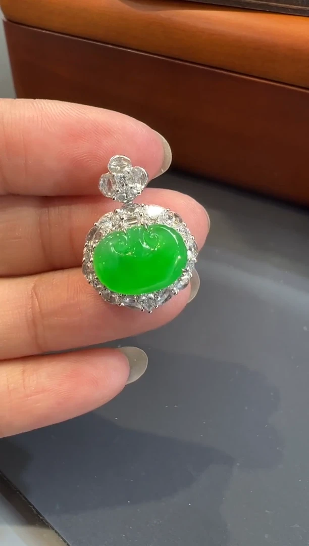 吊坠(不含链)18K金镶嵌翡翠B286|59800