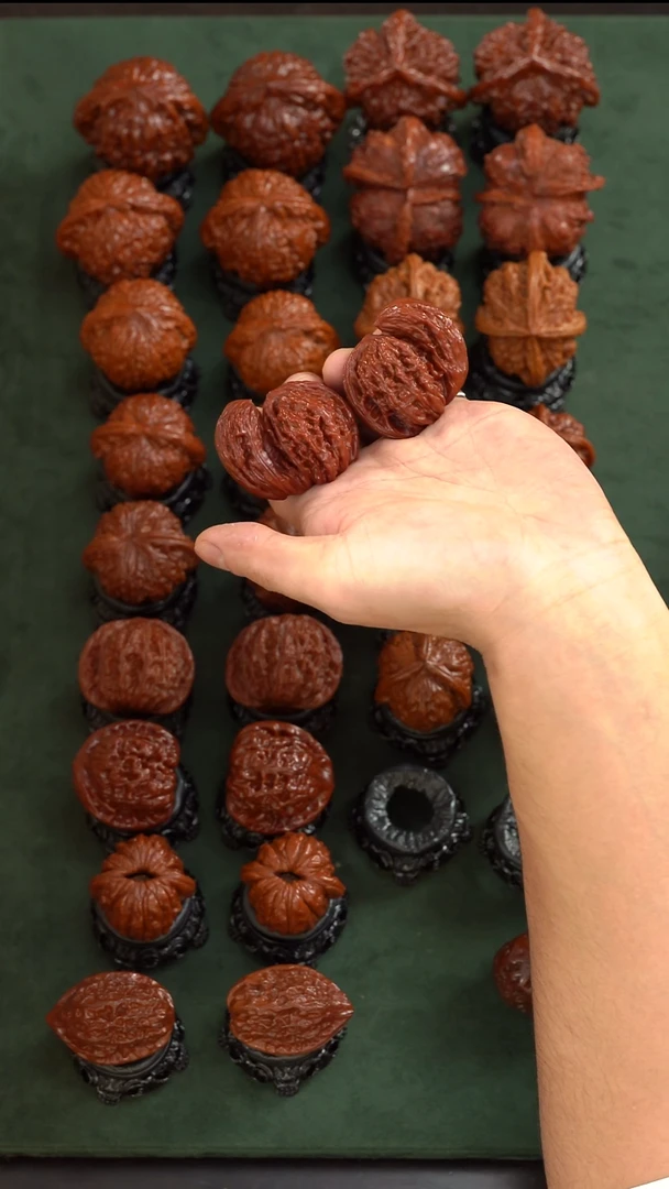 把件文玩核桃攀**?45犀牛望月异形文玩核桃