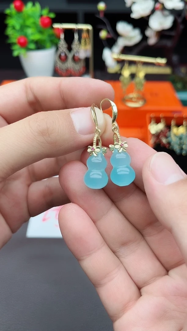 石英质玉（天山翠）未镶嵌耳钉535000