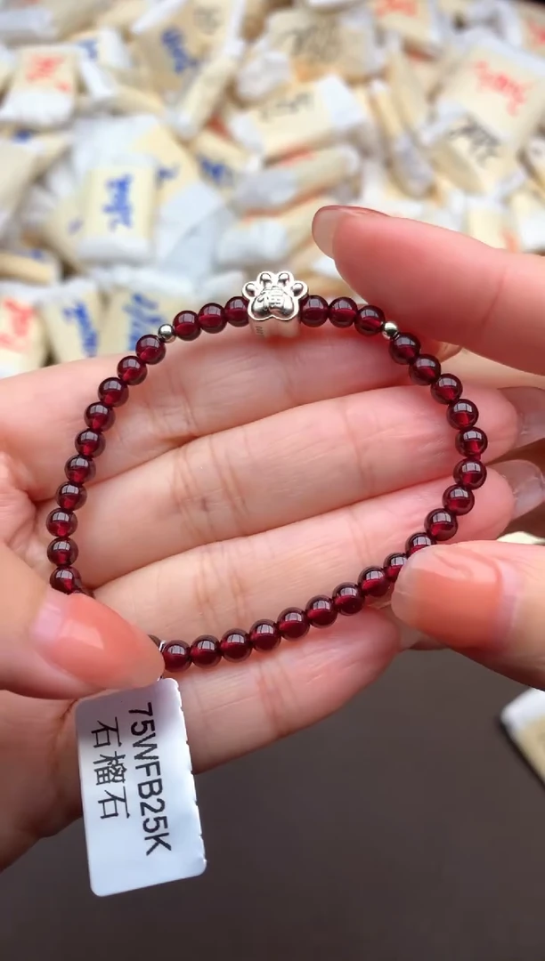 【闪购商品】石榴石手链足银镶嵌一