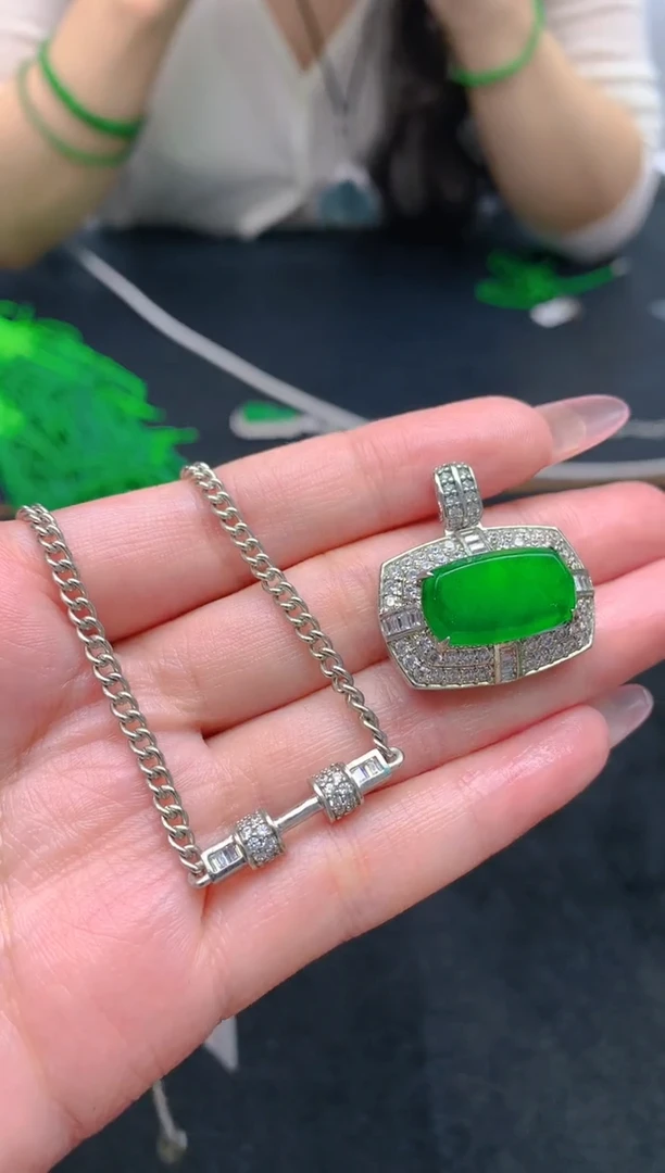 翡翠未镶嵌颈饰天然A货翡翠