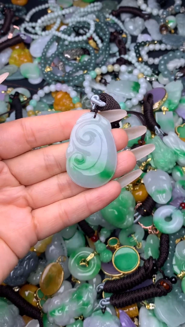 翡翠未镶嵌颈饰天然缅甸翡翠吊坠