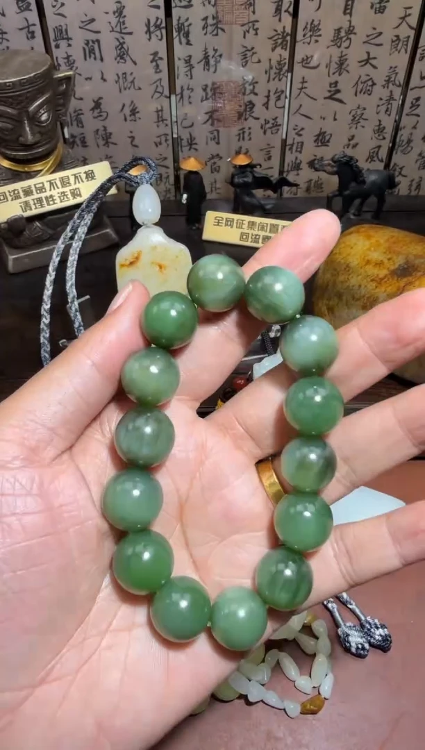 未镶嵌和田玉挂件和田玉