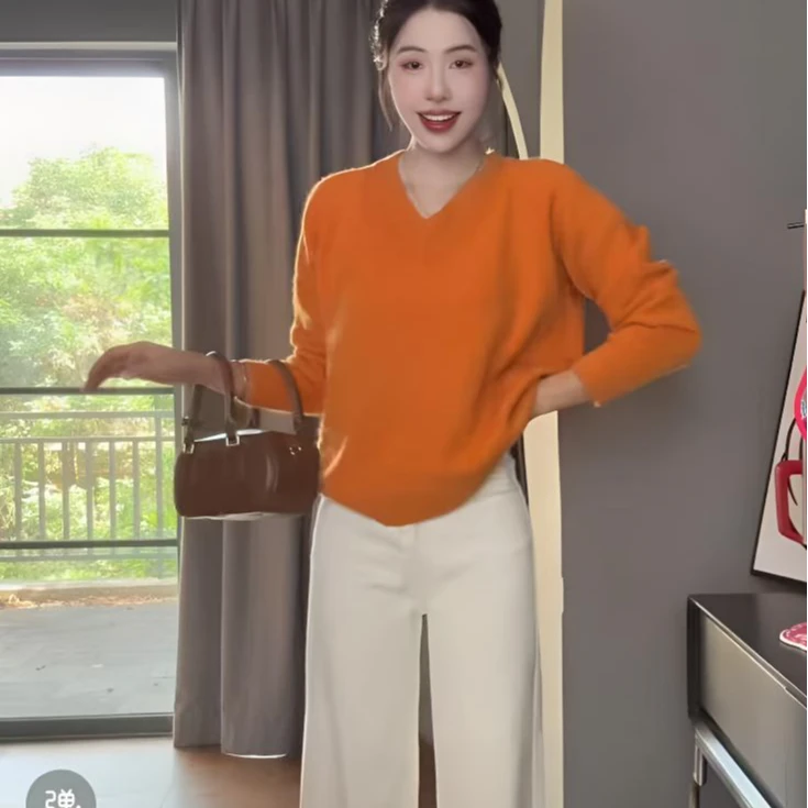 秋冬新款韩版V领简约时尚针织衫女宽松长袖设计感套头毛衣打底衫