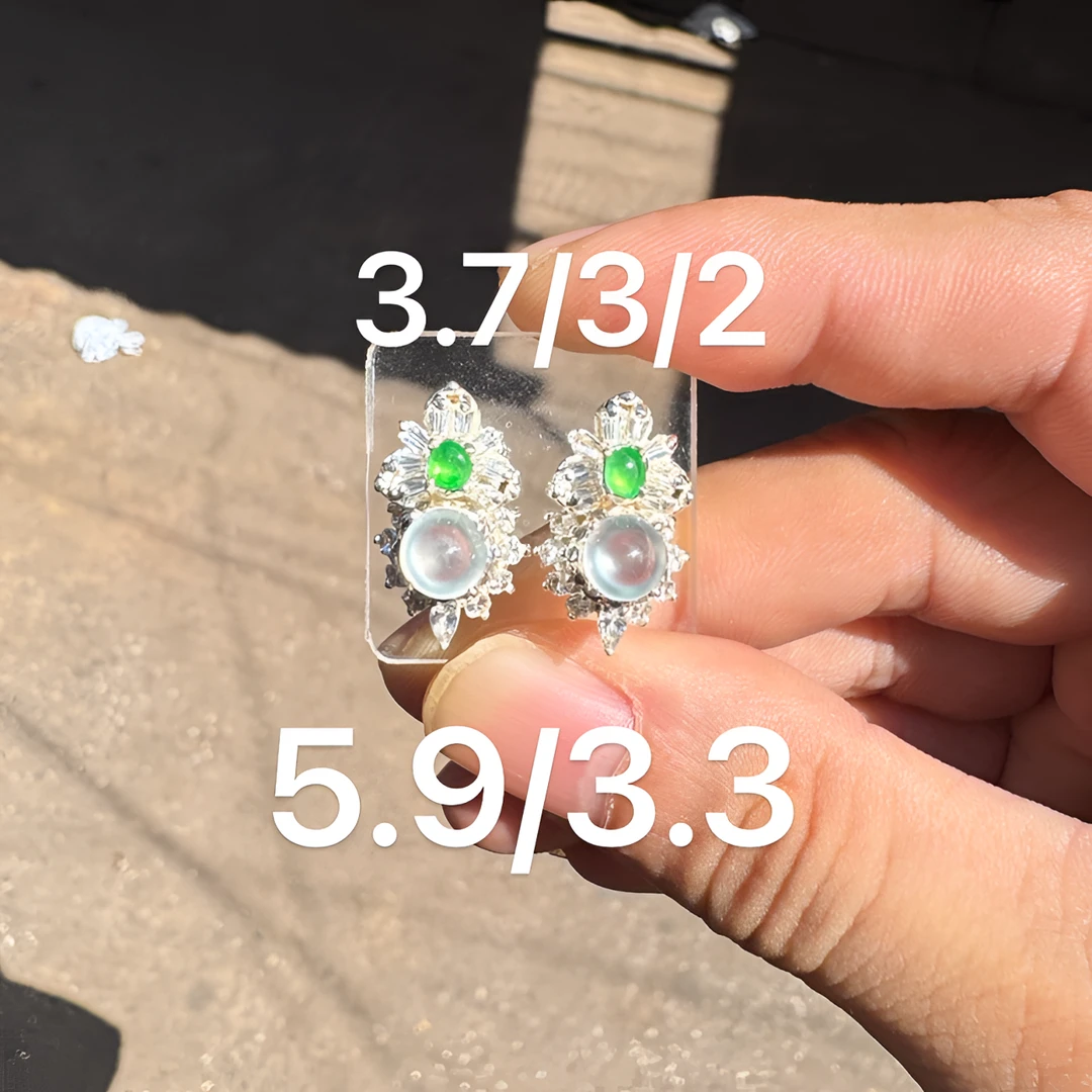 1116(小哪吒在源头)玻璃种翡翠正圆黑钢耳钉干净杠味荧光足M100