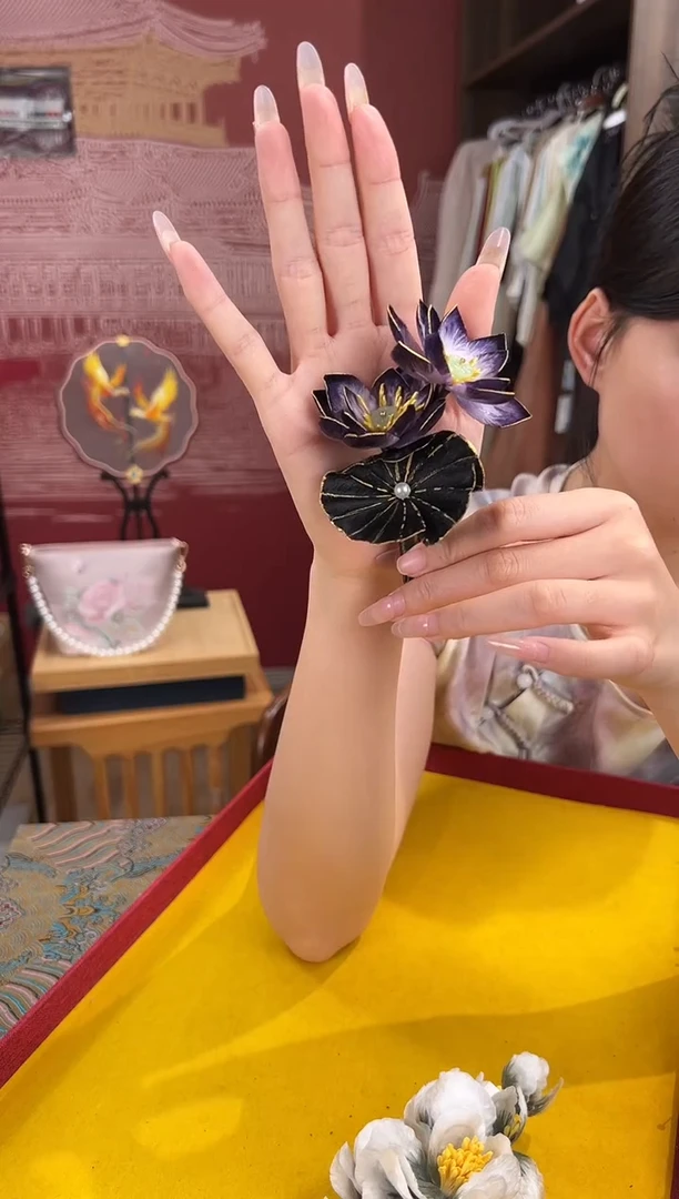 刺绣非遗绒花（发饰）