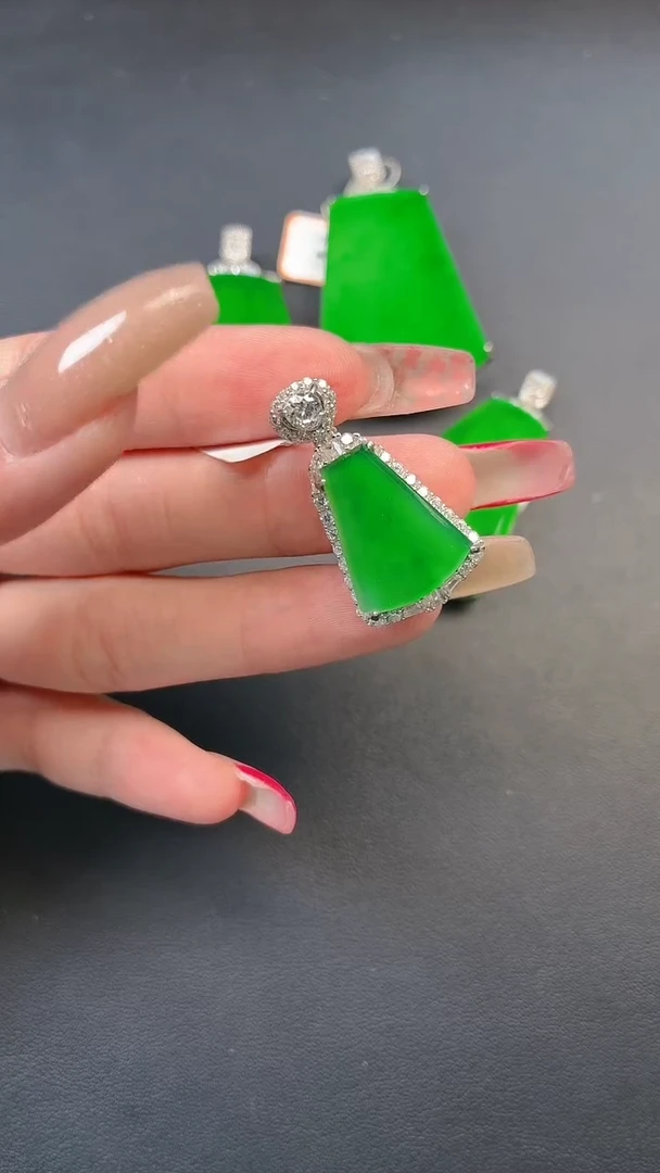 颈饰银S925镶嵌翡翠A货翡翠