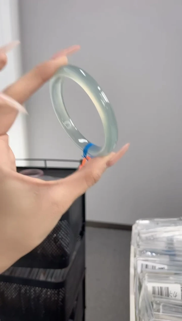 【闪购商品】玛瑙/玉髓手镯未镶嵌59-60圈