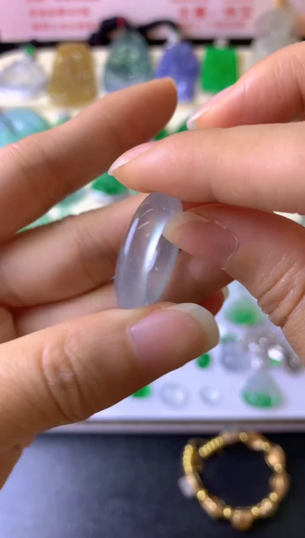 未镶嵌定制翡翠俩****仓裸玉（客户意向镶嵌）