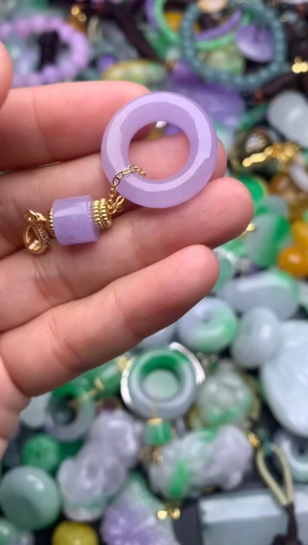 颈饰未镶嵌翡翠天然缅甸翡翠吊坠