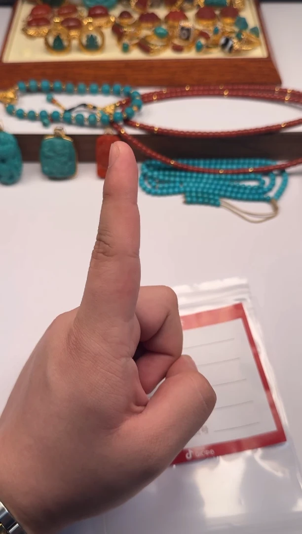 18K金镶嵌南红玛瑙挂件萌**~手串手串