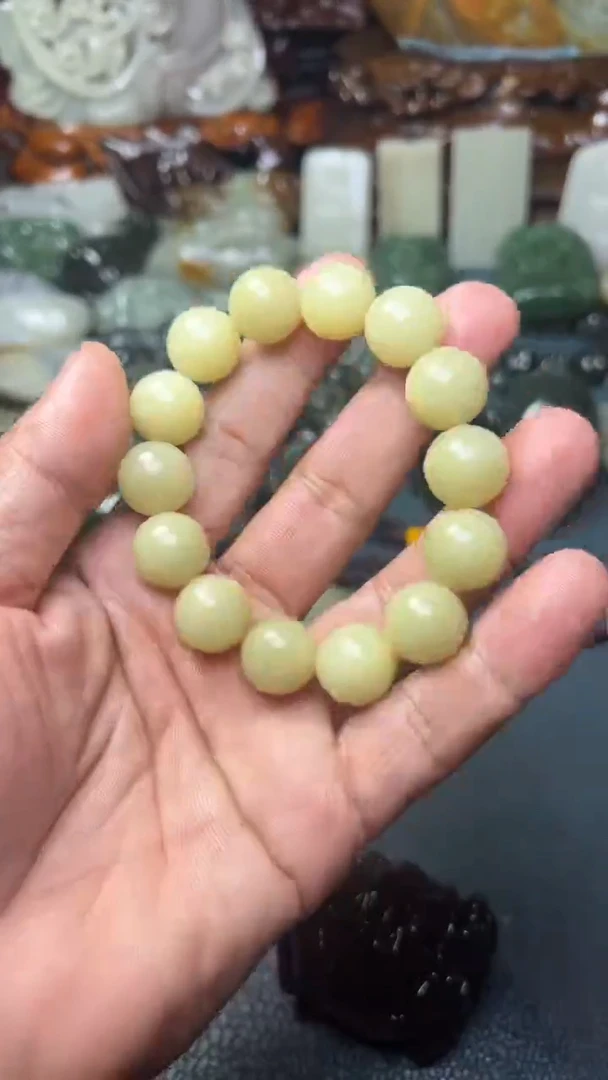 未镶嵌和田玉把件-