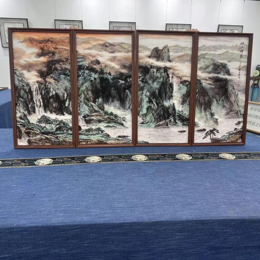 36*69竖幅/国画峡江烟云///周作光（带框）