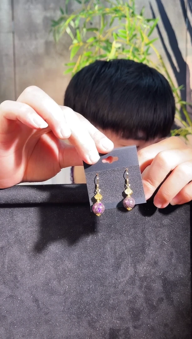 苏纪石（舒俱来）未镶嵌耳钩南非舒俱来老矿