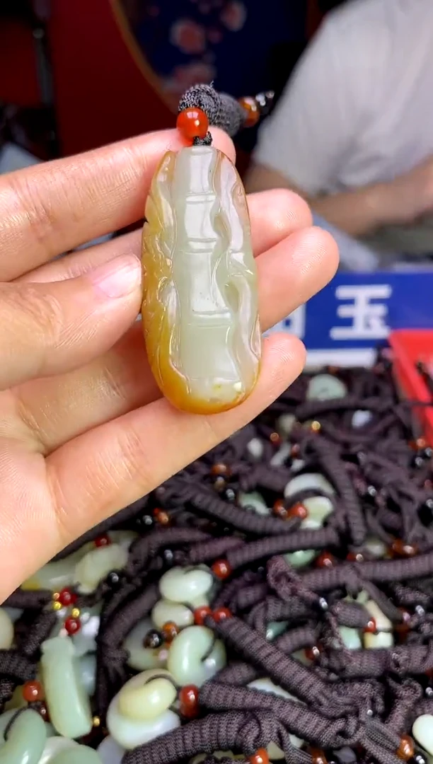 未镶嵌和田玉挂件1