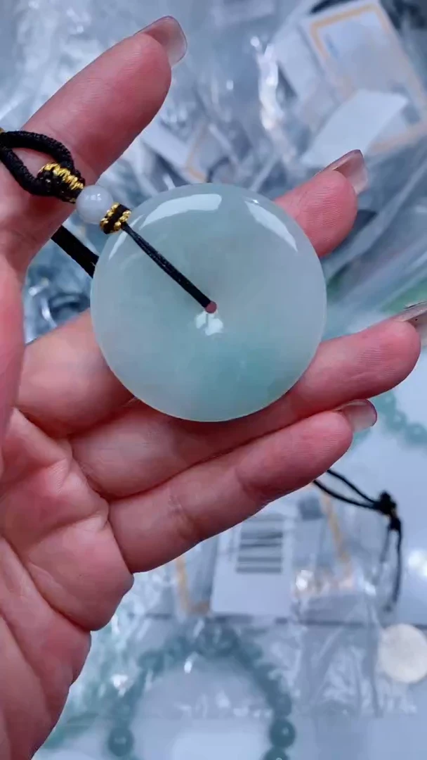 翡翠未镶嵌颈饰吊坠