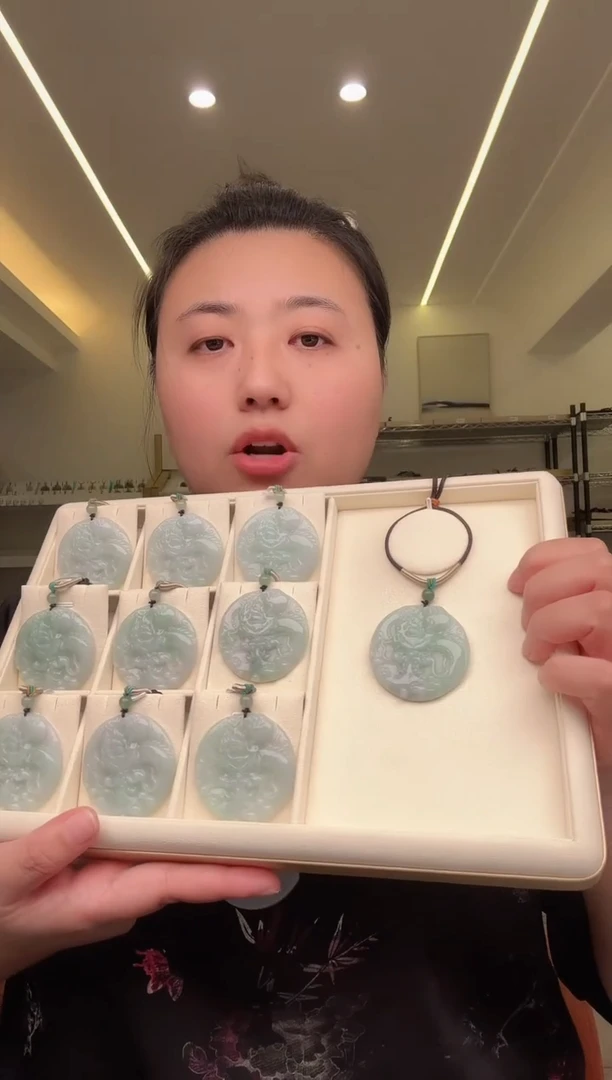 翡翠未镶嵌颈饰天然翡翠吊坠多样性发一龙212