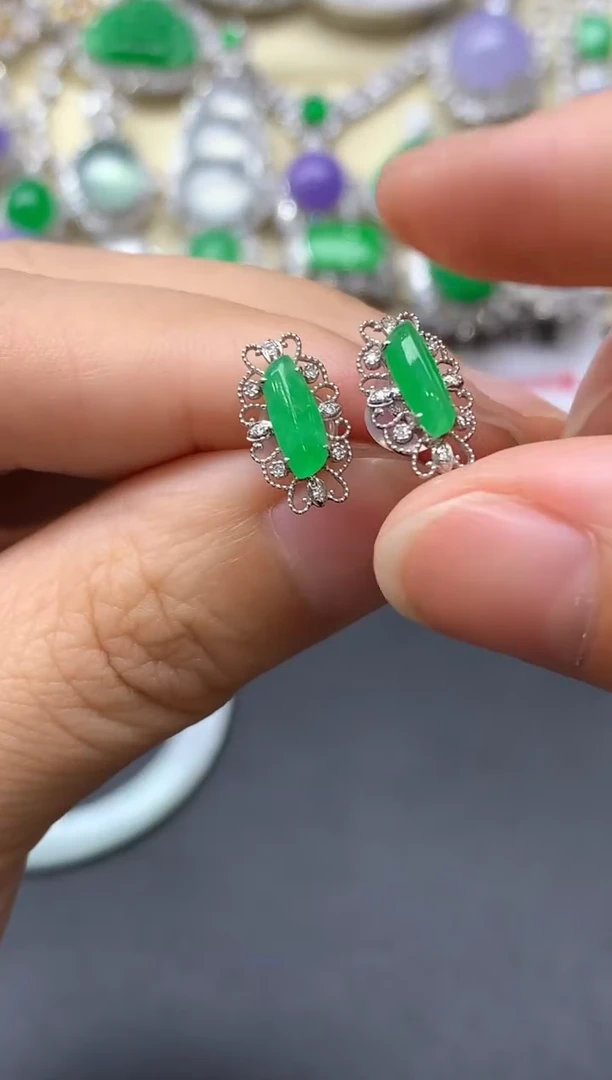 颈饰18K金镶嵌翡翠444-中国好珍宝