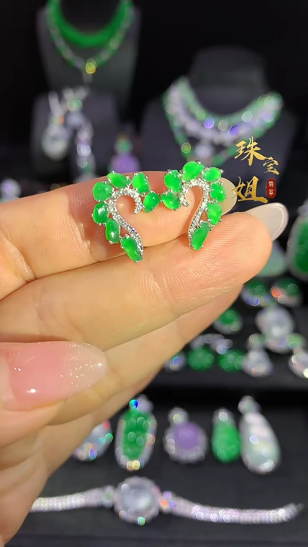 18K金镶嵌翡翠耳饰耳饰