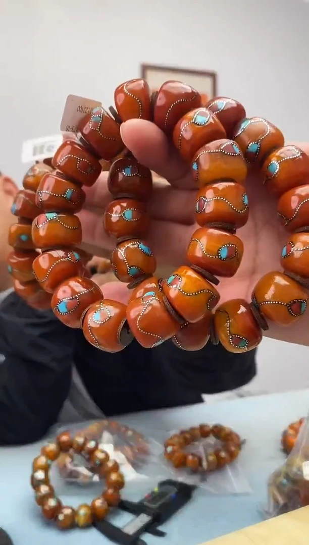 琥珀未镶嵌珠宝奇石假一罚十，多样性发一件073