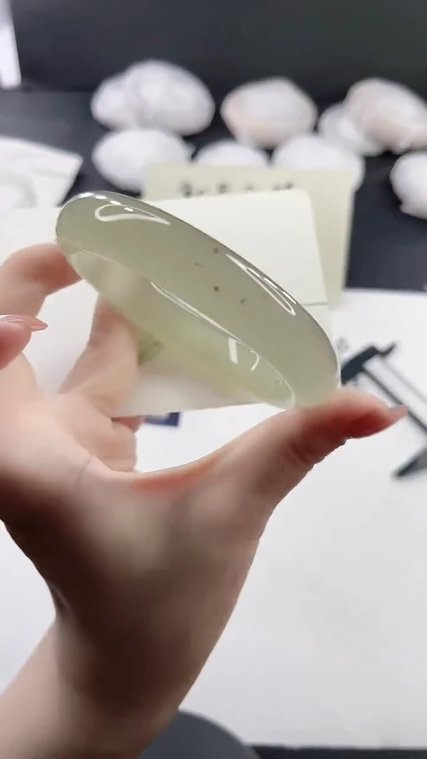 未镶嵌手镯石英质玉L185-65