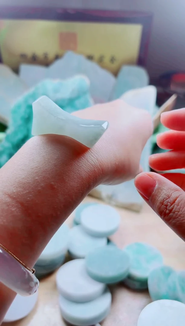 翡翠未镶嵌颈饰A货曹星297