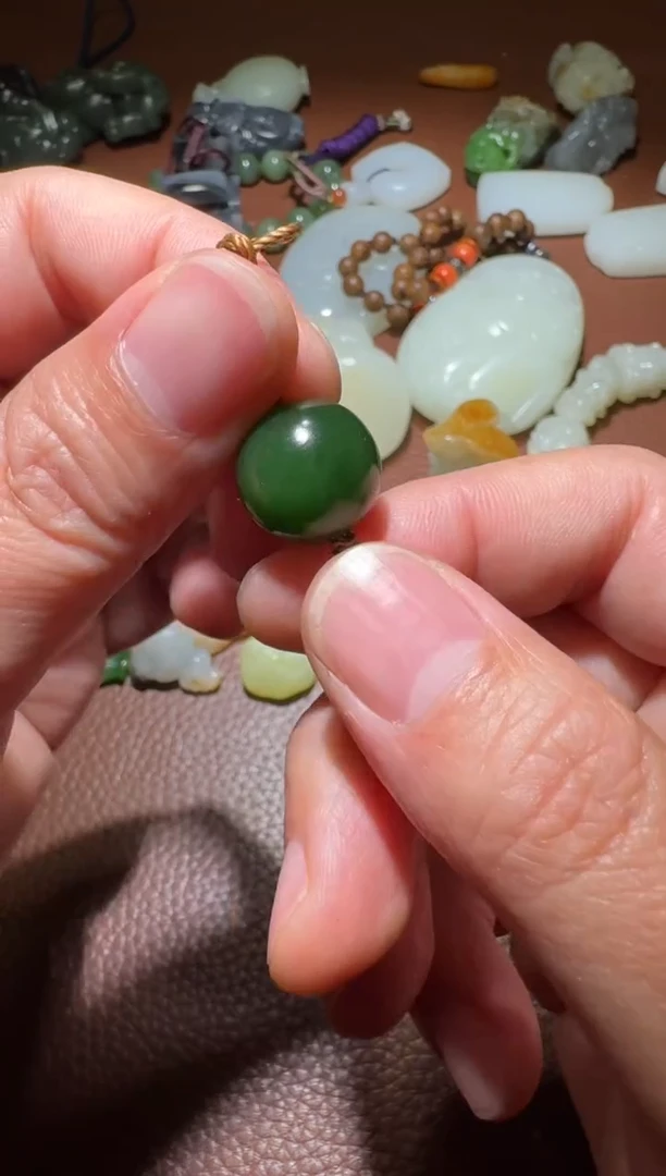 未镶嵌和田玉挂件和田玉