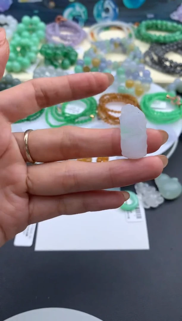 定制翡翠未镶嵌翡翠