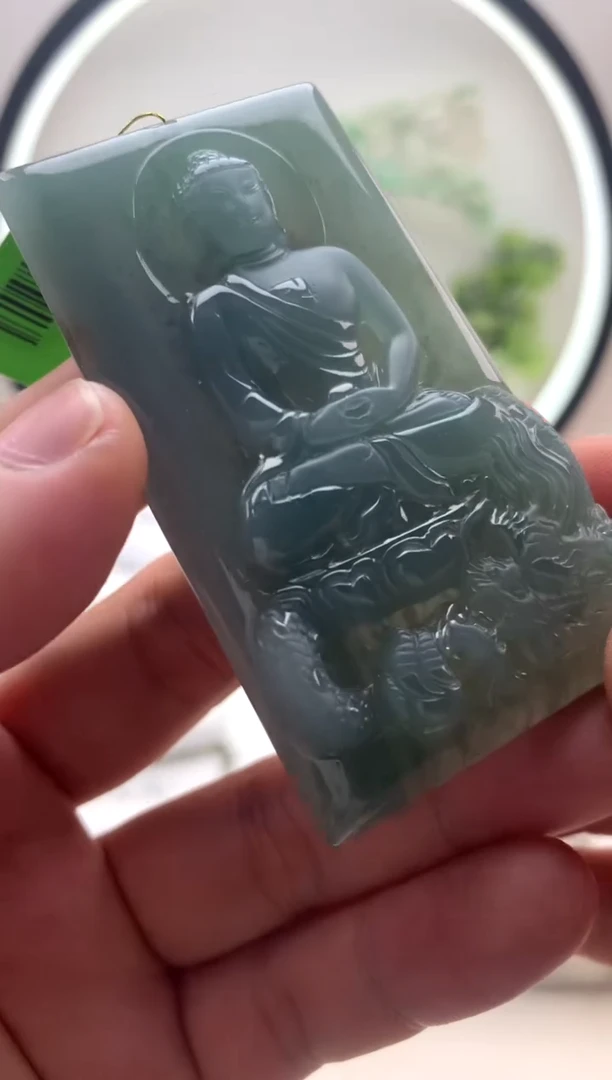 颈饰未镶嵌翡翠大日如来
