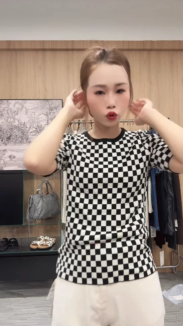 格子短款上衣t恤