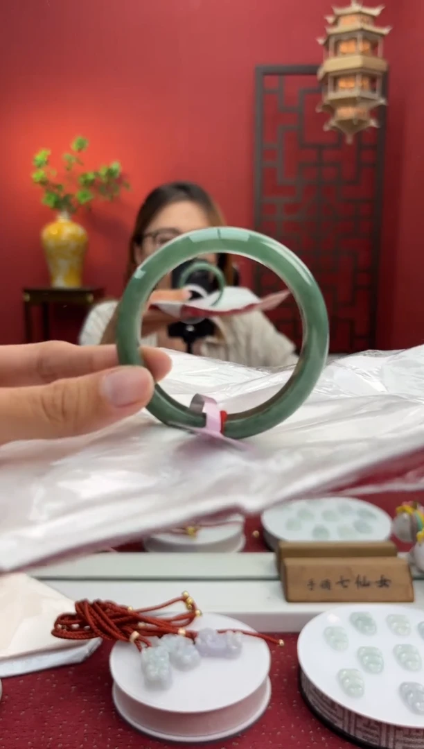 未镶嵌手镯翡翠翡翠手镯1